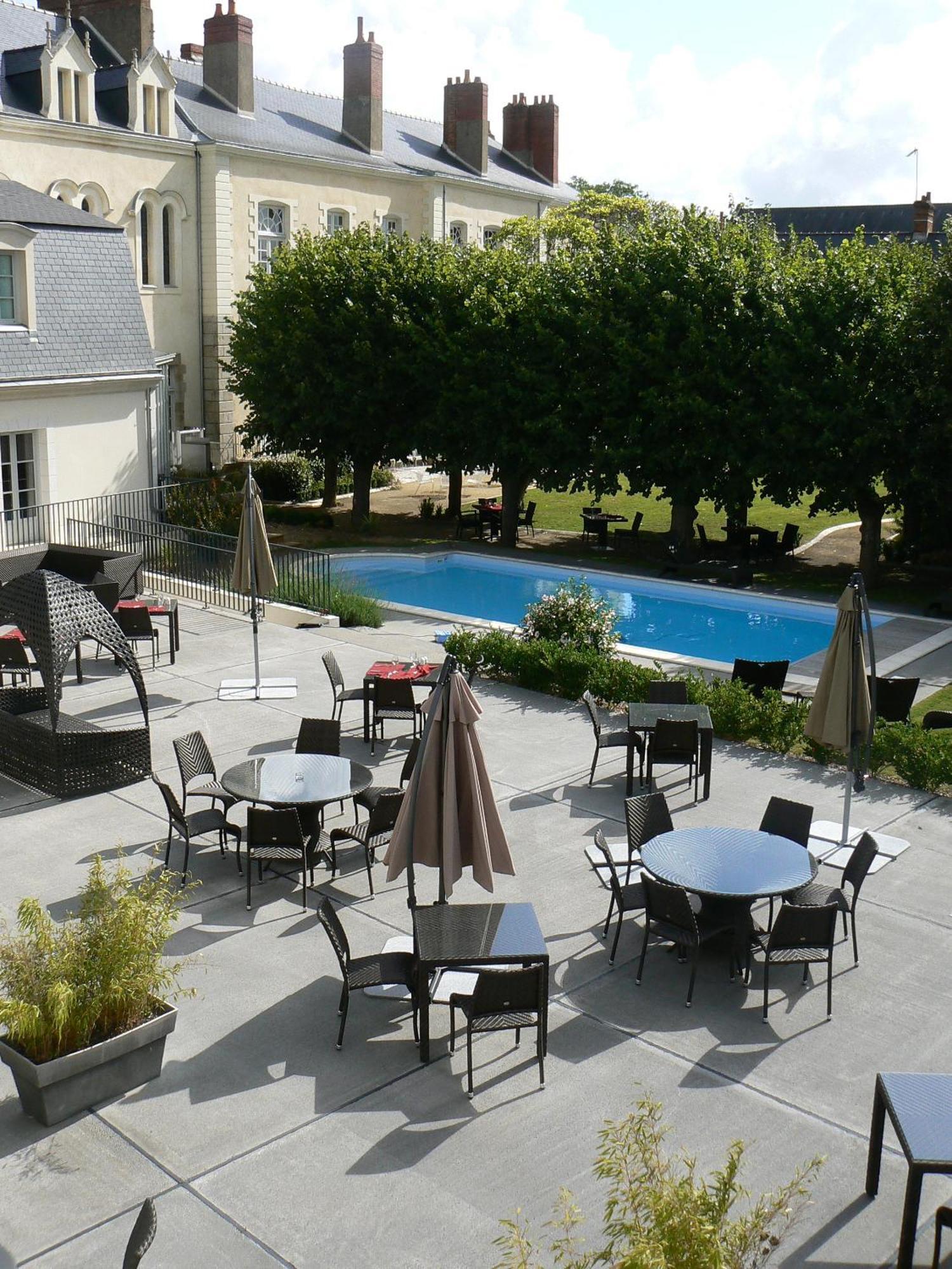 Hotel Restaurants & Spa Perier Du Bignon 라발 외부 사진